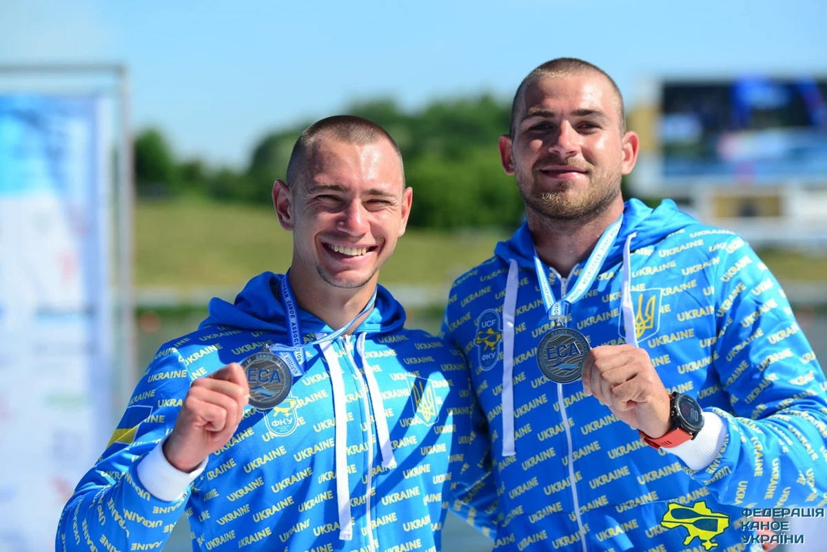 Kuharik Oleg Z Pravogo Boku
