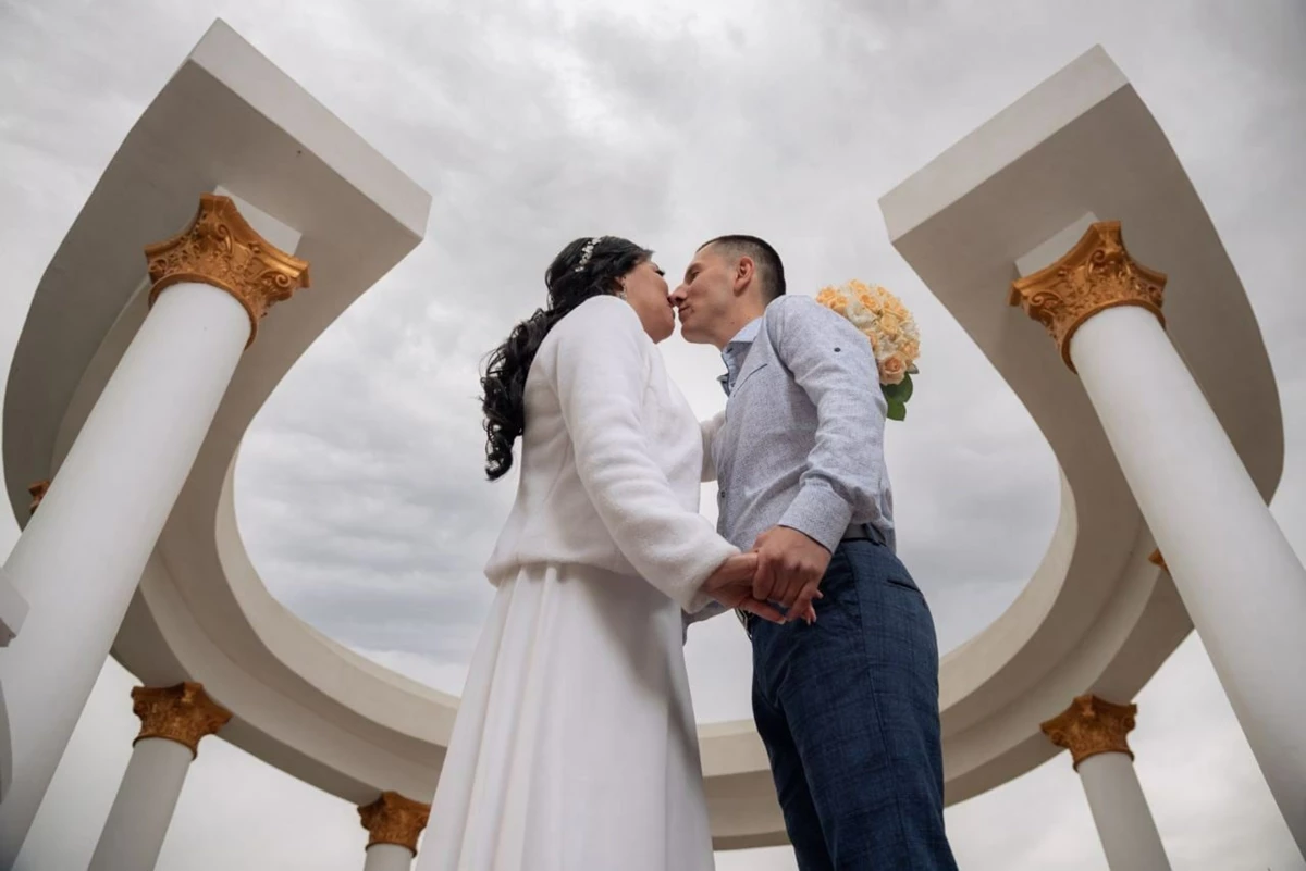 33 18