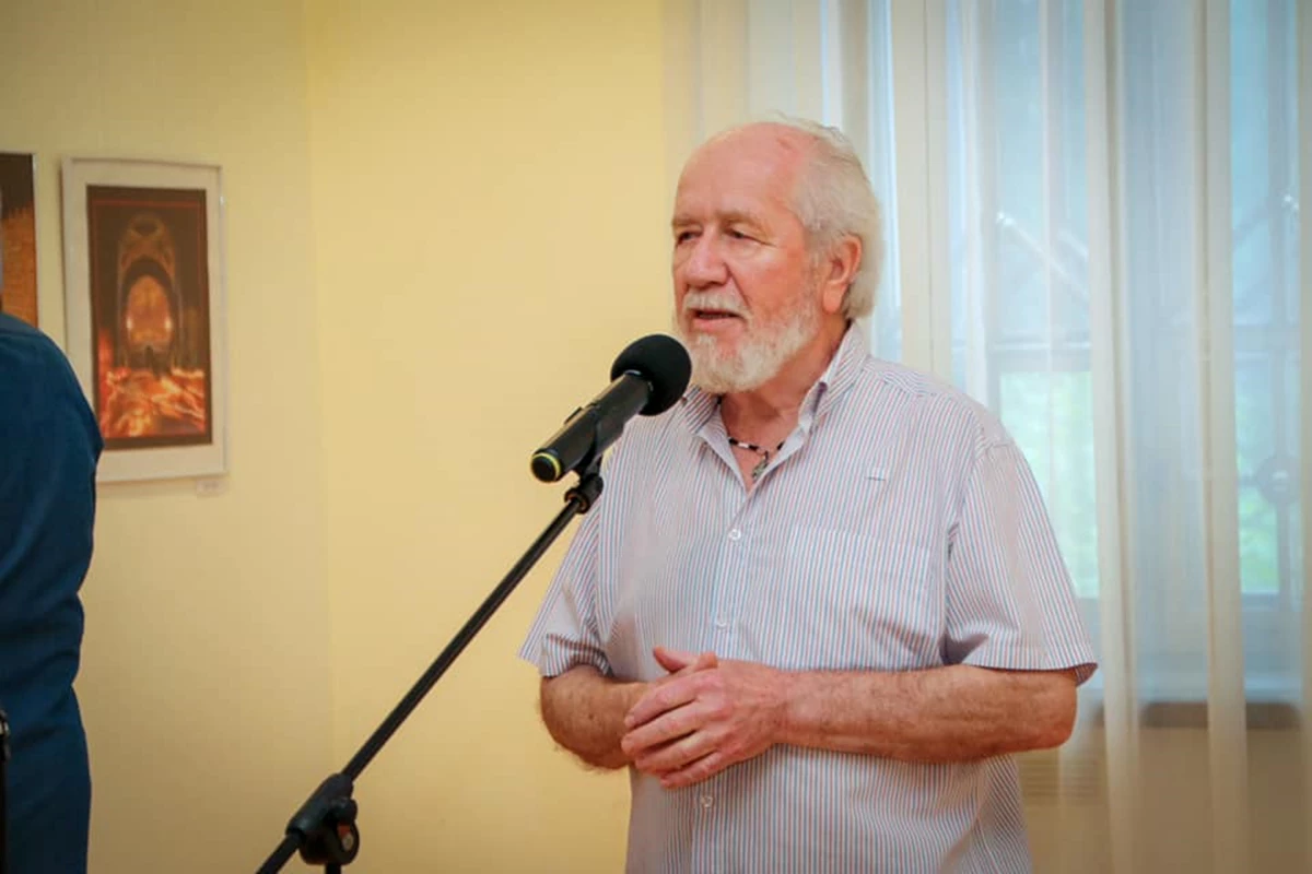 199313070 344612313713192 2420458235161347064 N