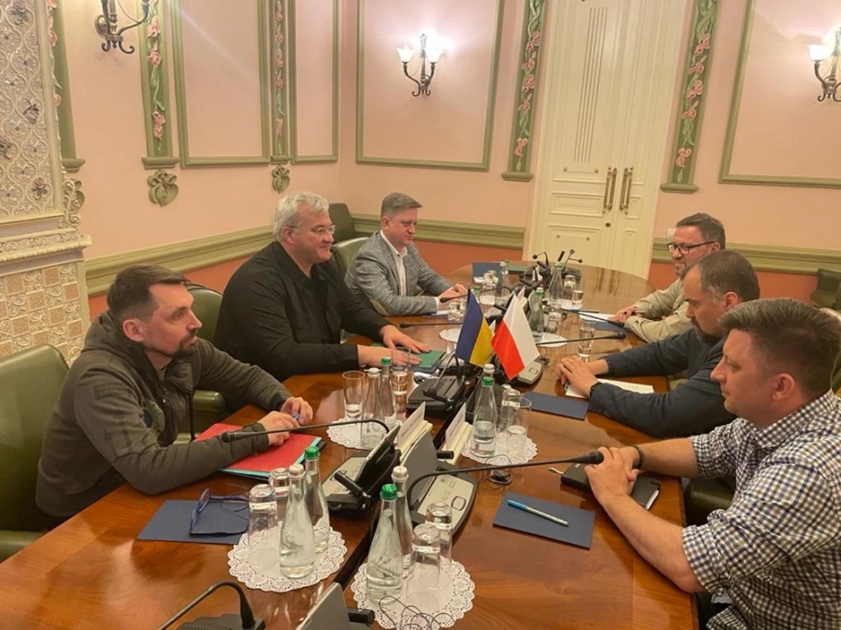 347Cdb6a3766fda4d03f3a870c00f50b 1652722625 Extra Large