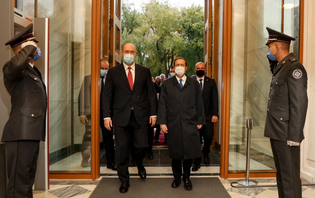 615C86b6b7484387863652 820X360