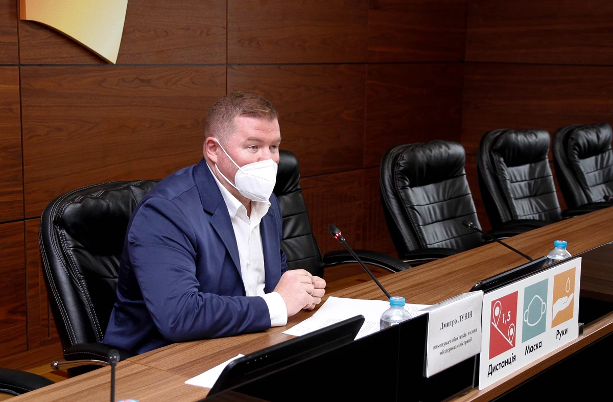 61Aa41d7 74Ee 47Fd 857F 1F4195665933